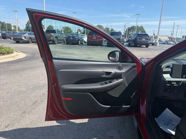 Used 2025 Red Hyundai SEL image 24