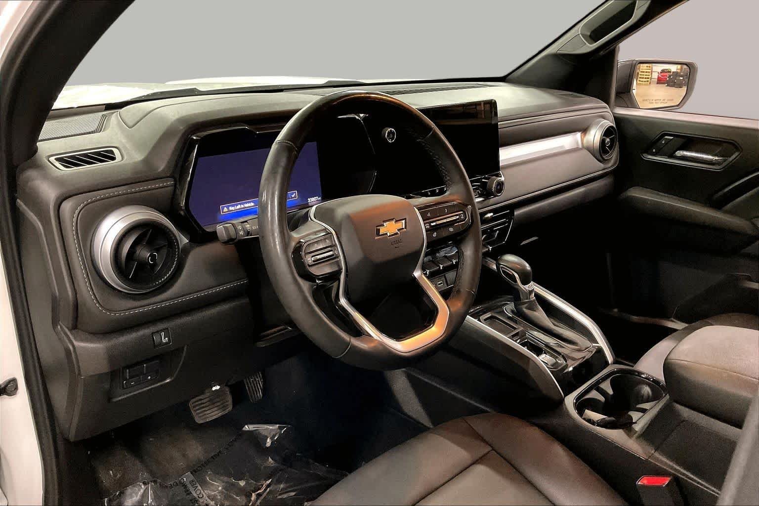 2024 Chevrolet Colorado LT - Photo 14