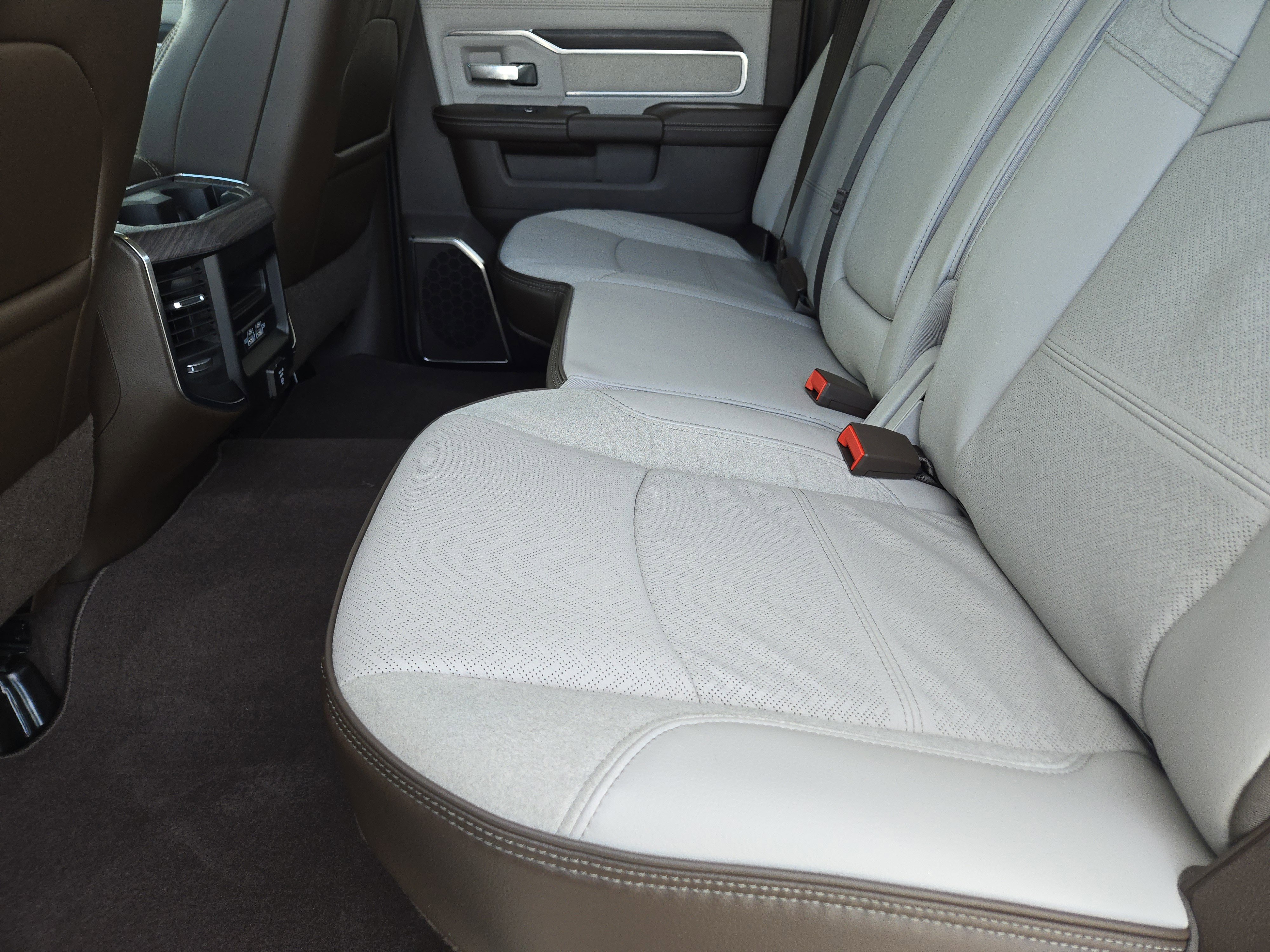New 2026 Bright White Clear-Coat Exterior Paint RAM Laramie image 21