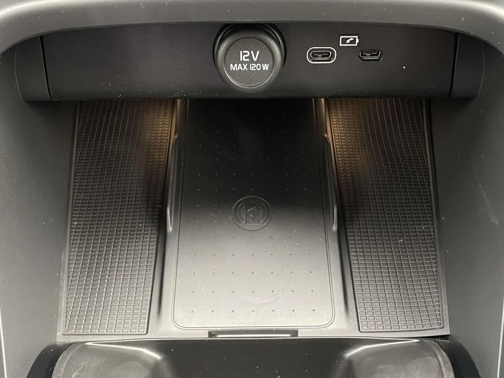 New 2026 Crystal White Volvo Plus image 20