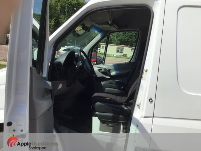 Used 2014 White Freightliner High Roof image 8
