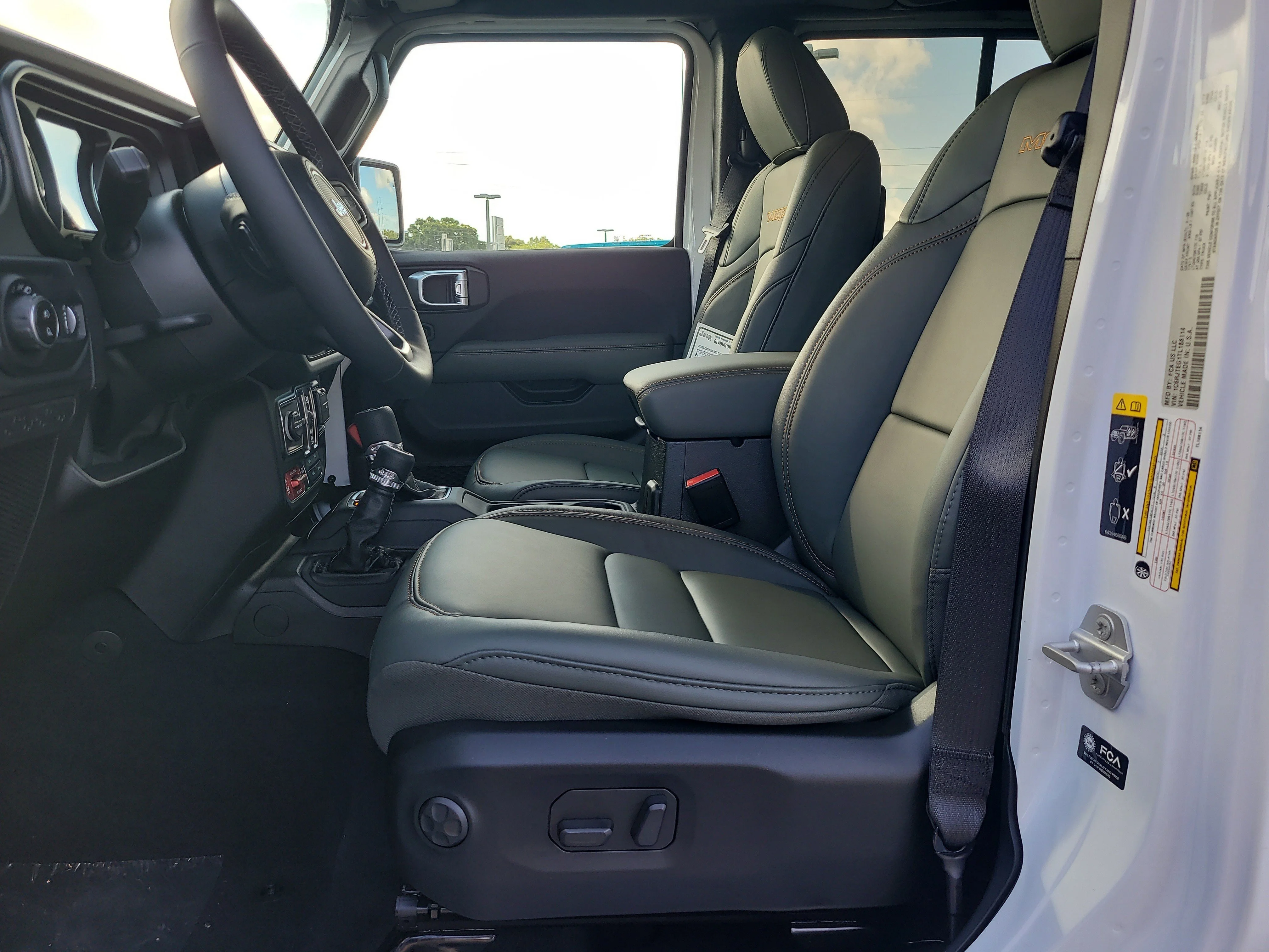 New 2026 Bright White Clearcoat Jeep Mojave X image 13