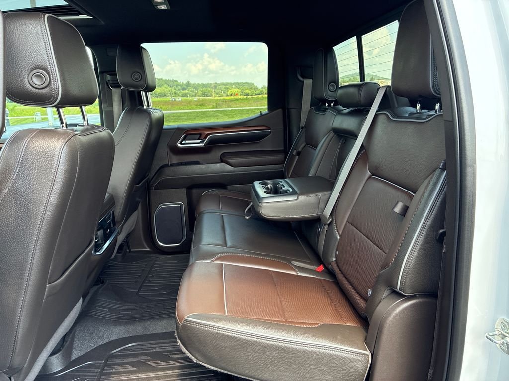 Used 2023 White GMC Denali image 21