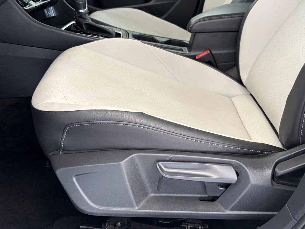 Used 2019 Pure White Volkswagen R-Line image 12