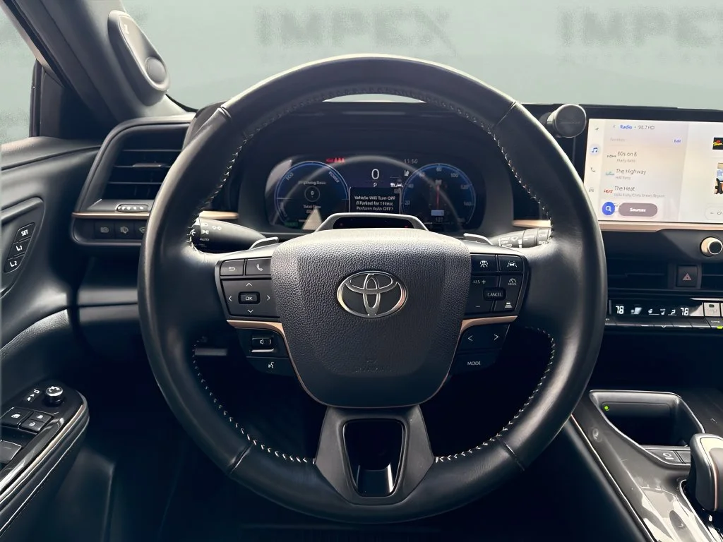 Used 2025 White Toyota Limited image 13