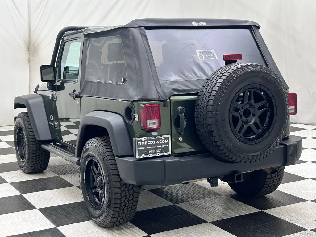 Used 2009 Green Jeep X image 5