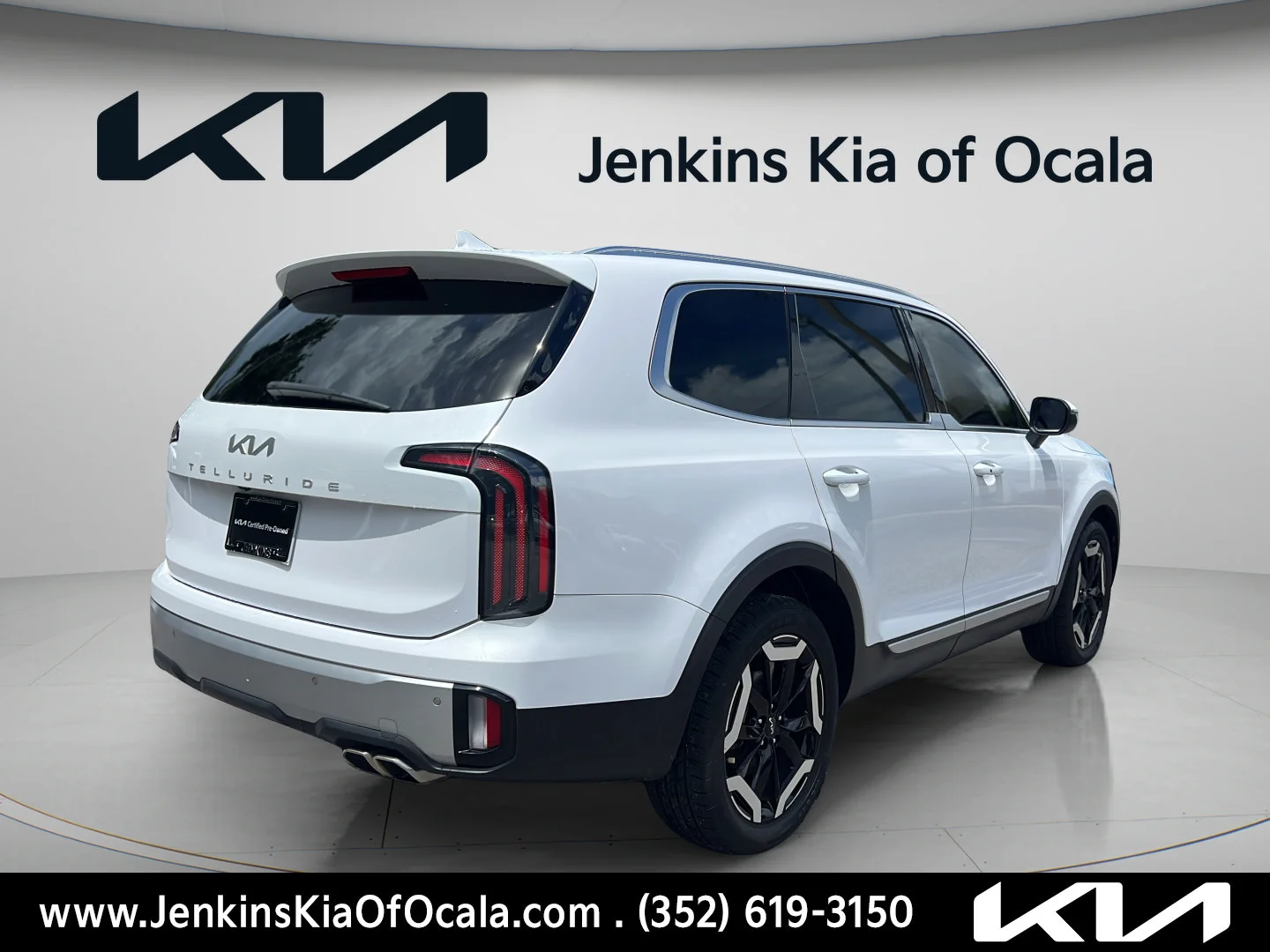 Used 2023 Glacial White Pearl Kia EX image 3