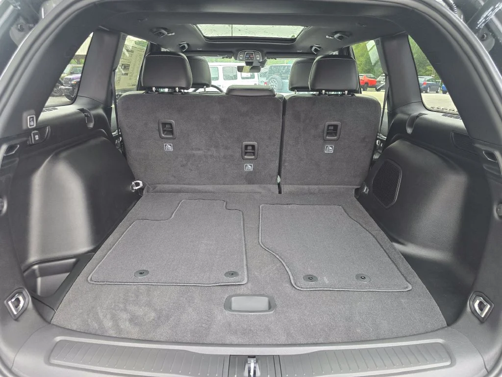 New 2027 Gray Jeep Limited image 13