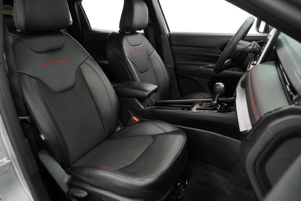 Certified Used 2025 Silver Jeep Trailhawk image 38