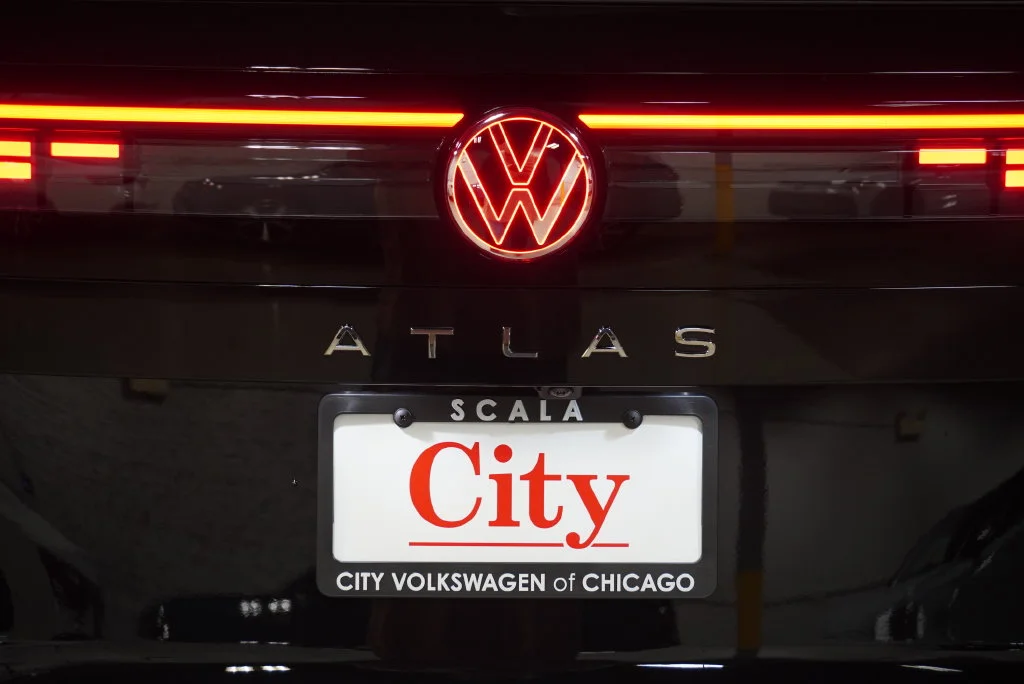 New 2027 Deep Black Volkswagen SE w/Technology image 37