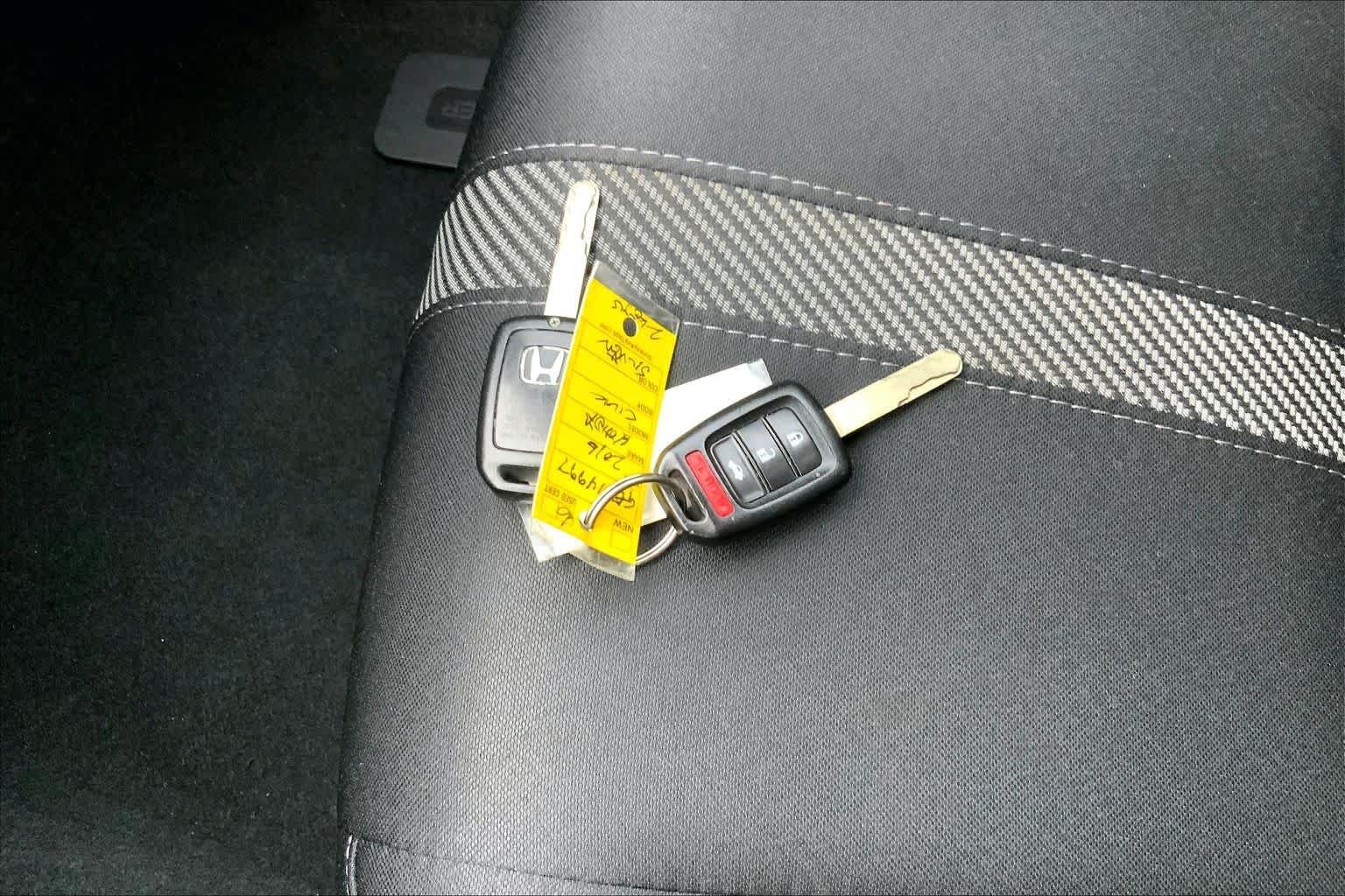 Used 2016  Honda LX image 14