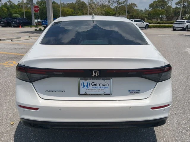 New 2026 Platinum White Pearl Honda Touring image 4