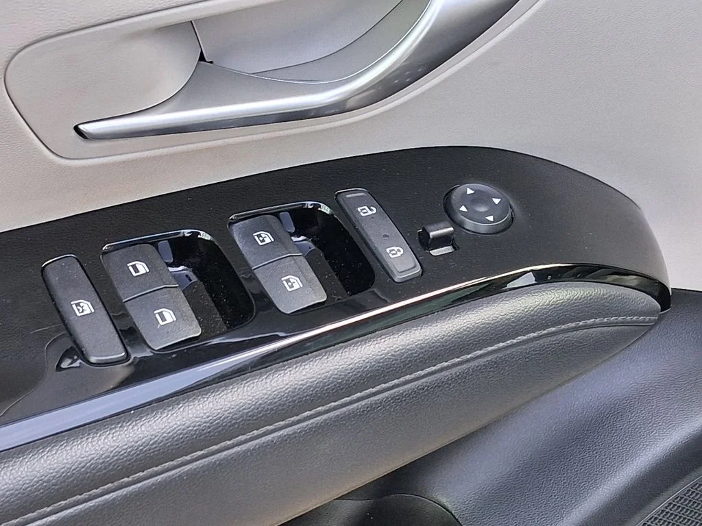 Used 2022 Gray Hyundai Limited image 17