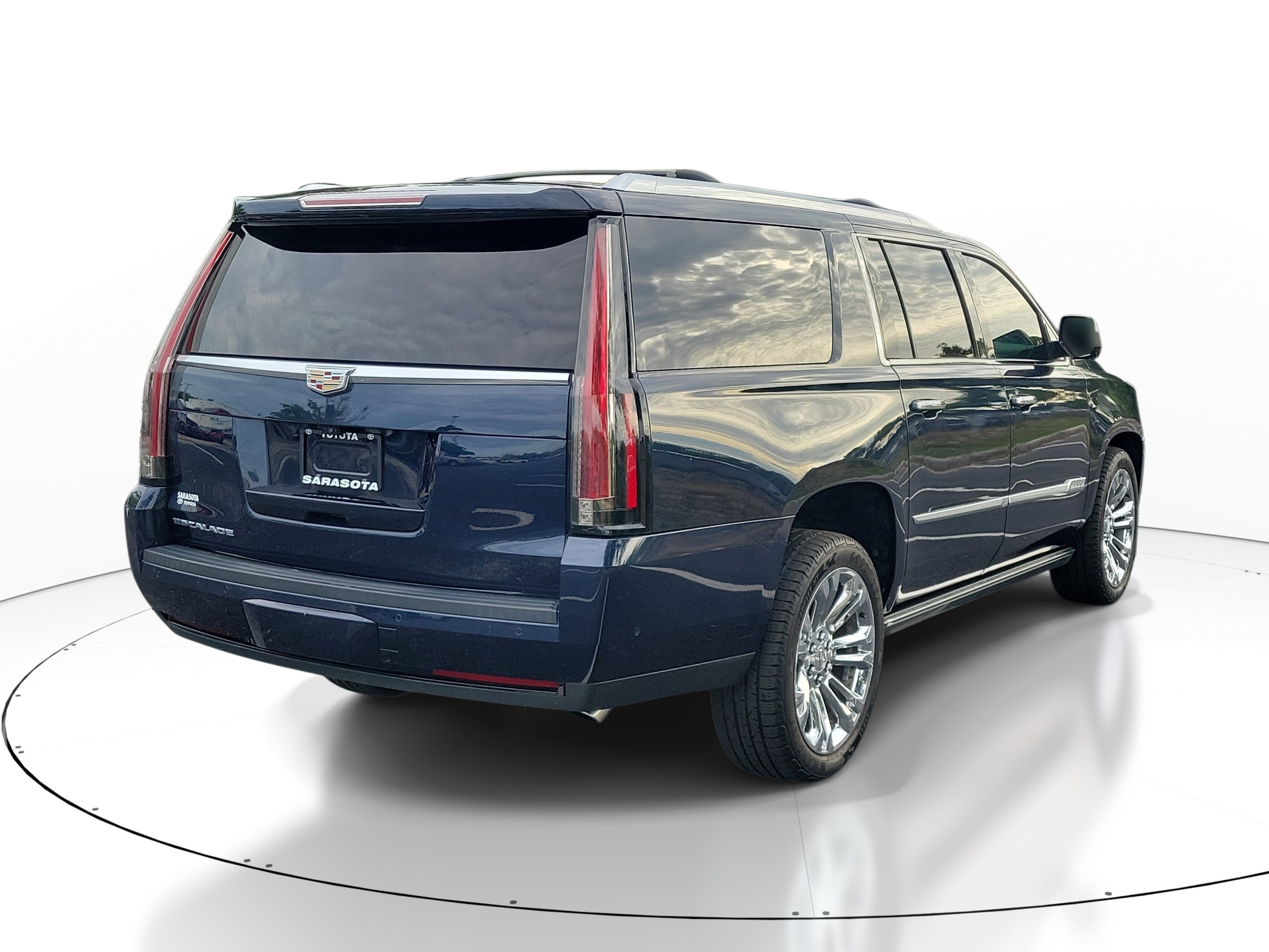 Used 2019 Dark Adriatic Blue Metallic Cadillac Premium image 5