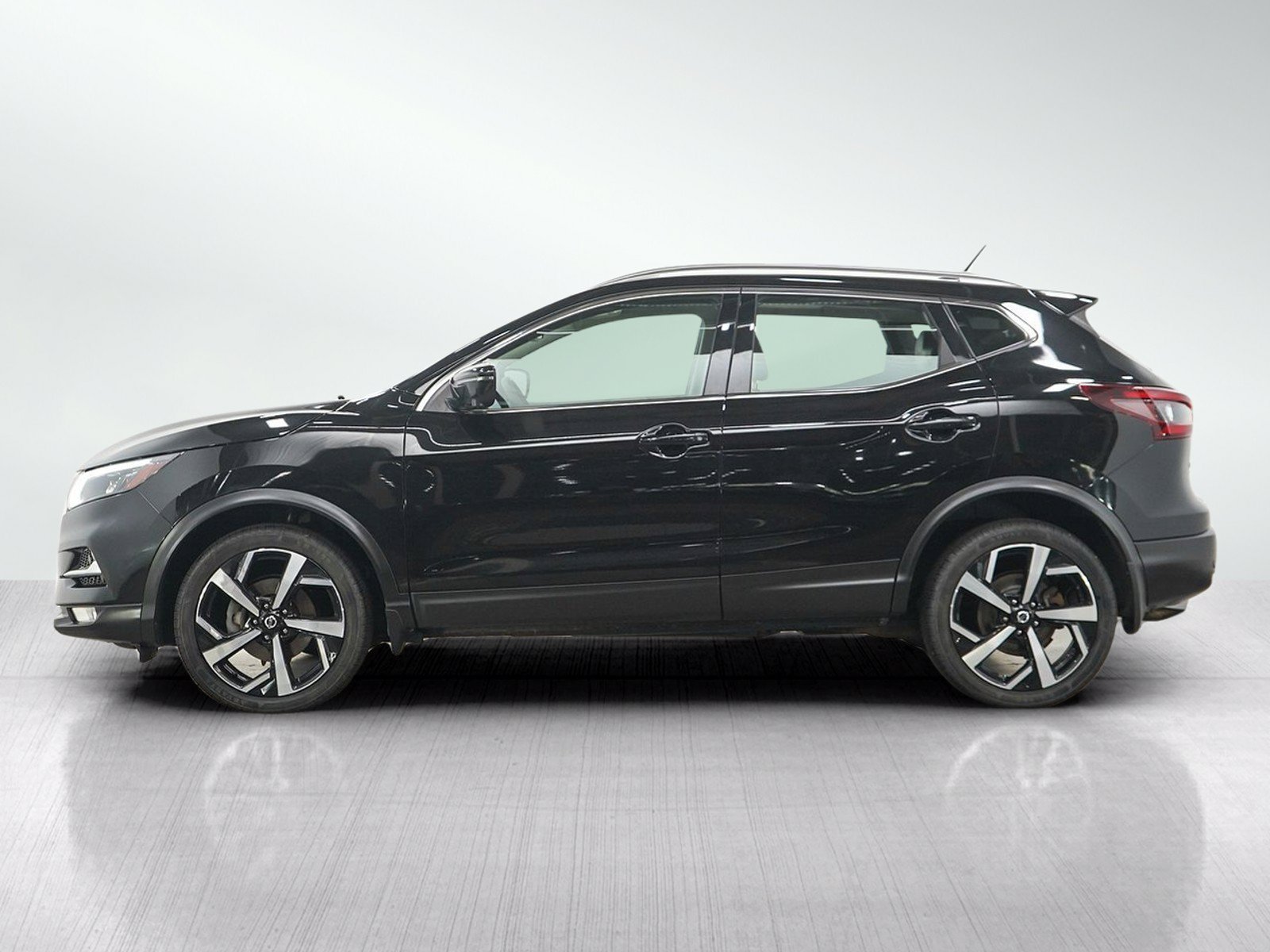 Used 2020 Nissan Rogue Sport SL with VIN JN1BJ1CW9LW643527 for sale in Minneapolis, Minnesota