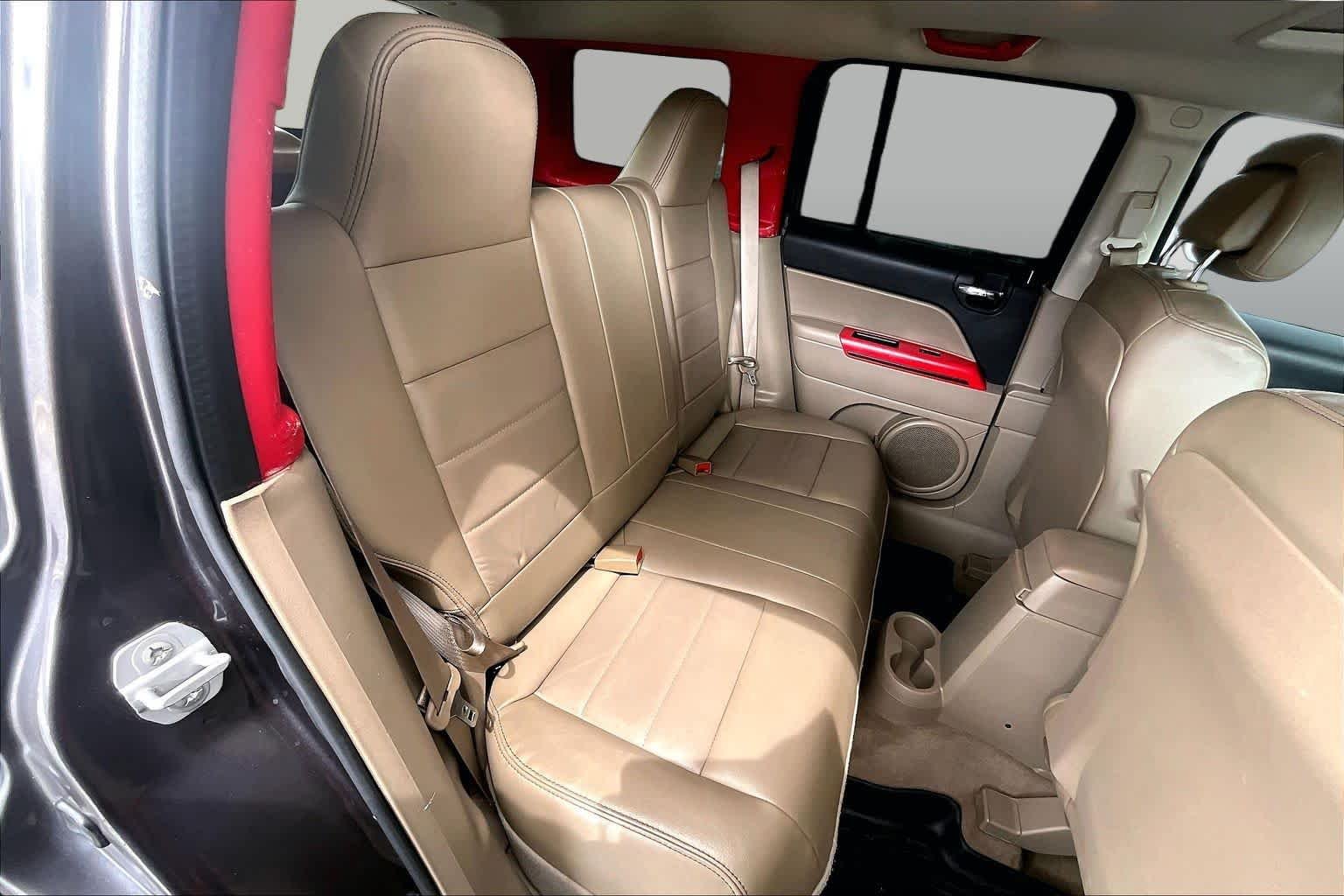 Used 2015 Granite Crystal Metallic Clearcoat Jeep High Altitude Edition image 21
