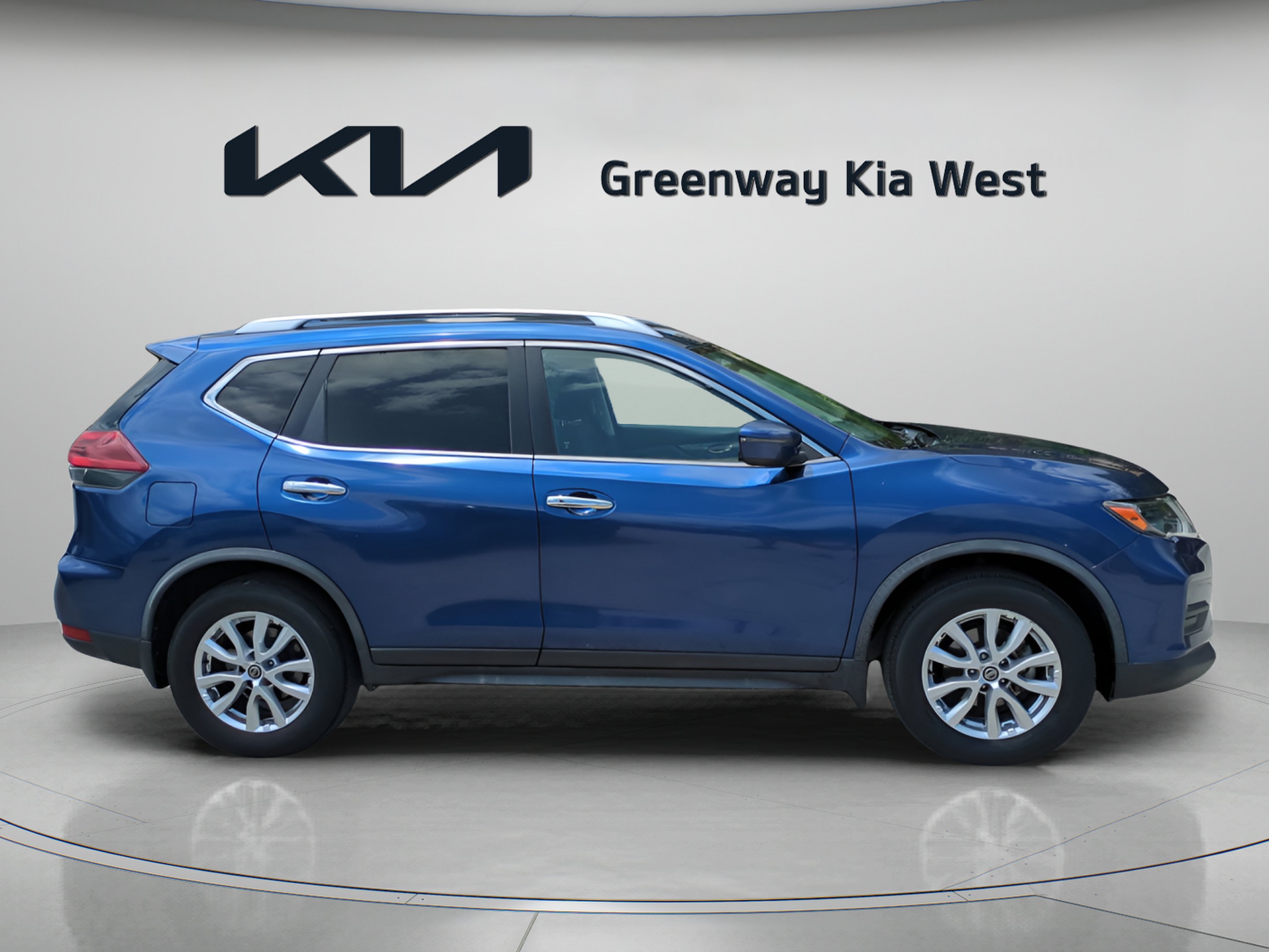 Used 2020 Caspian Blue Metallic Nissan SV image 9