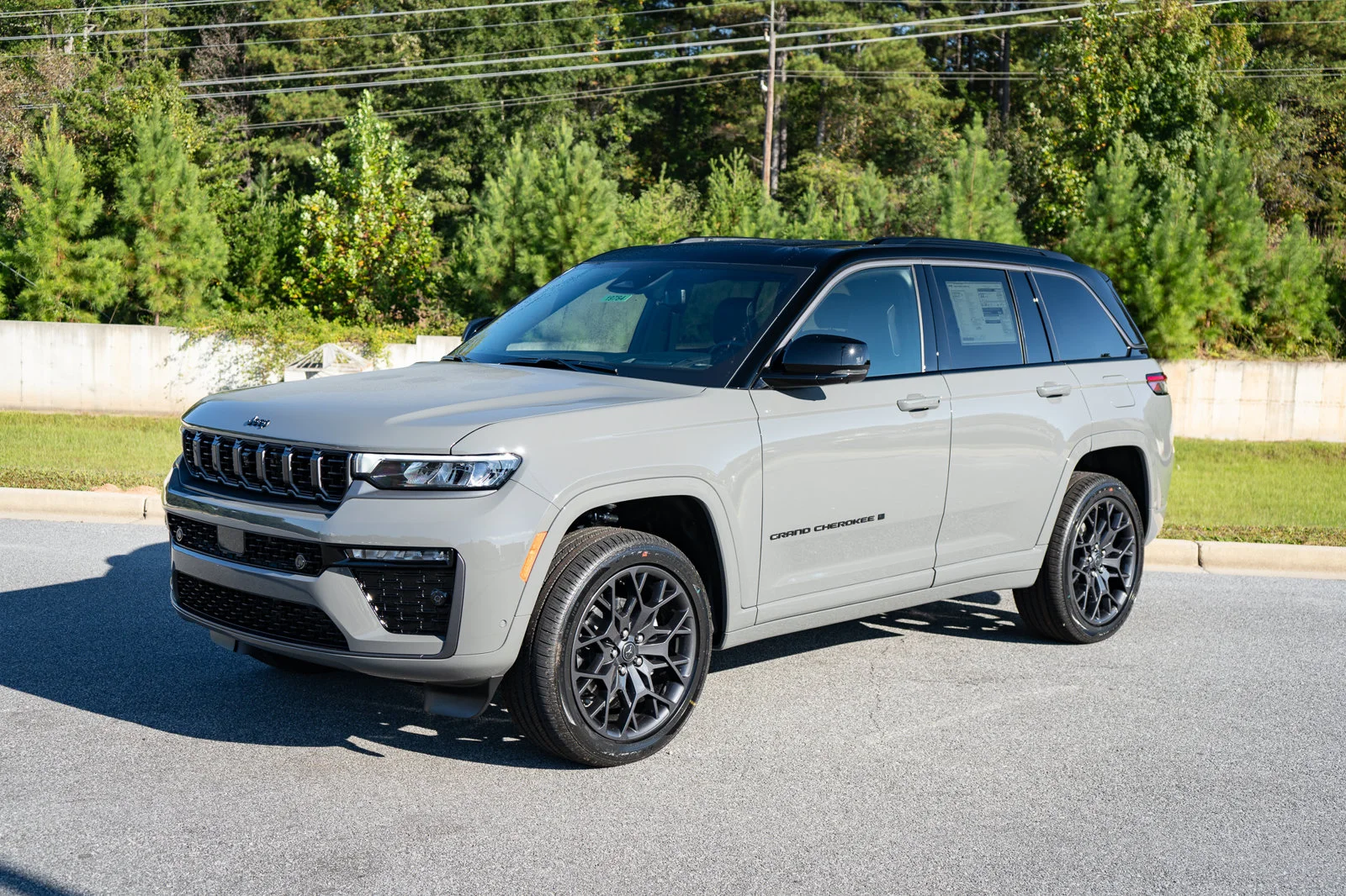 New 2027 Sting-Gray Clear-Coat Paint Jeep Summit image 10