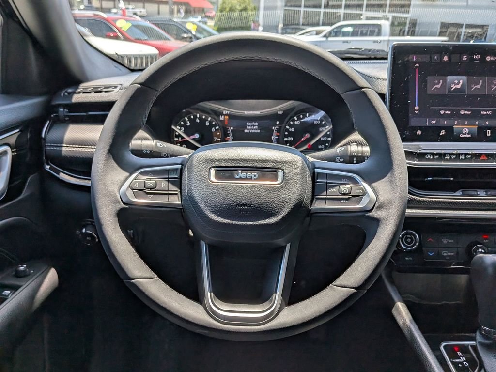 Used 2023 Gray Jeep Latitude image 13