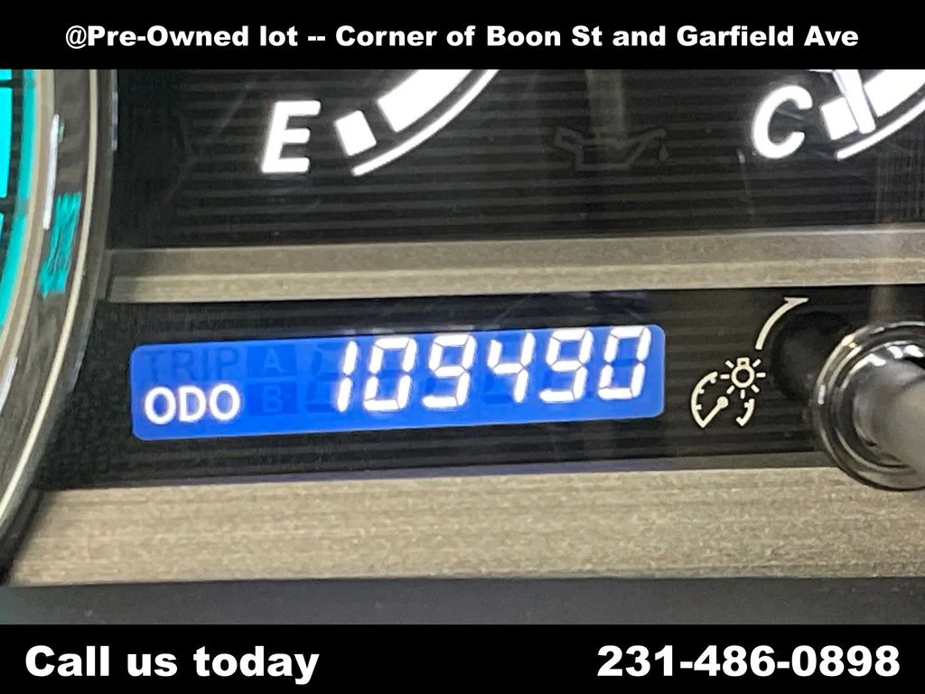 Used 2010 Silver Toyota Base image 21