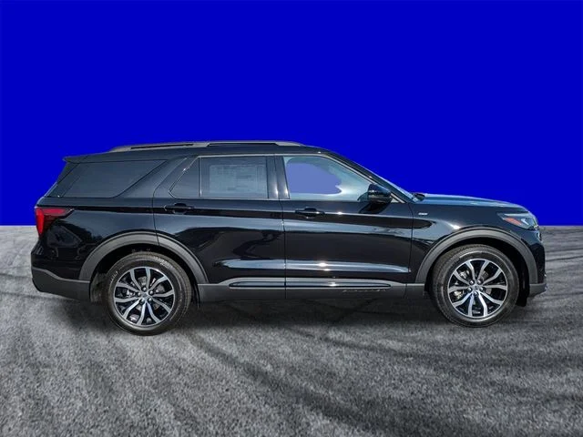 New 2026 Agate Black Metallic Ford ST-Line image 3