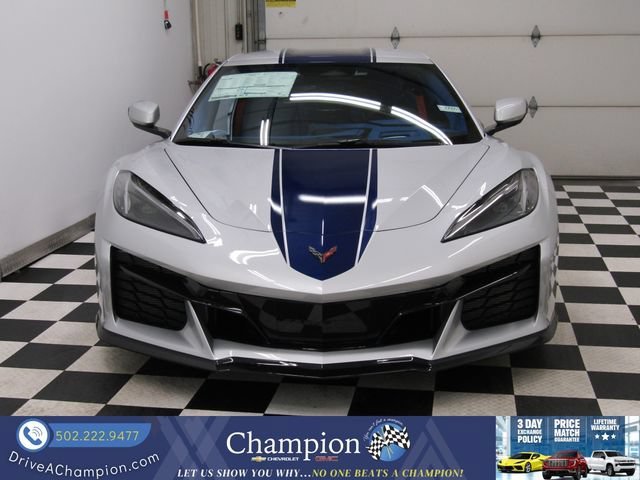 New 2027 Blade Silver Metallic Chevrolet 3LT image 2