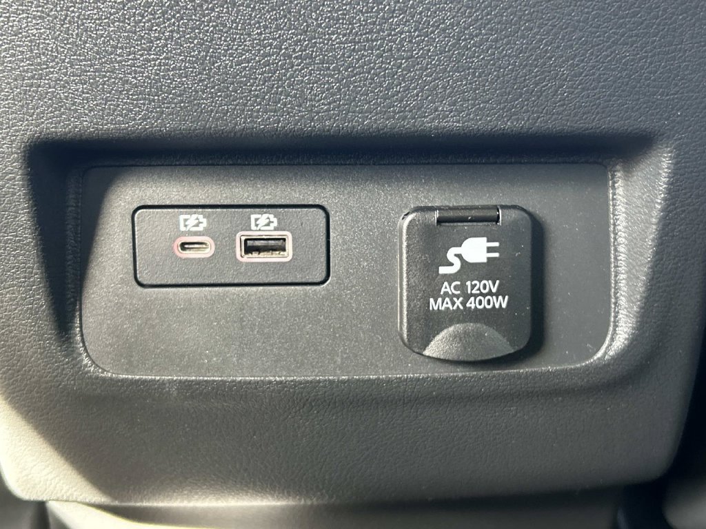 Used 2024 Gray Nissan SV image 18