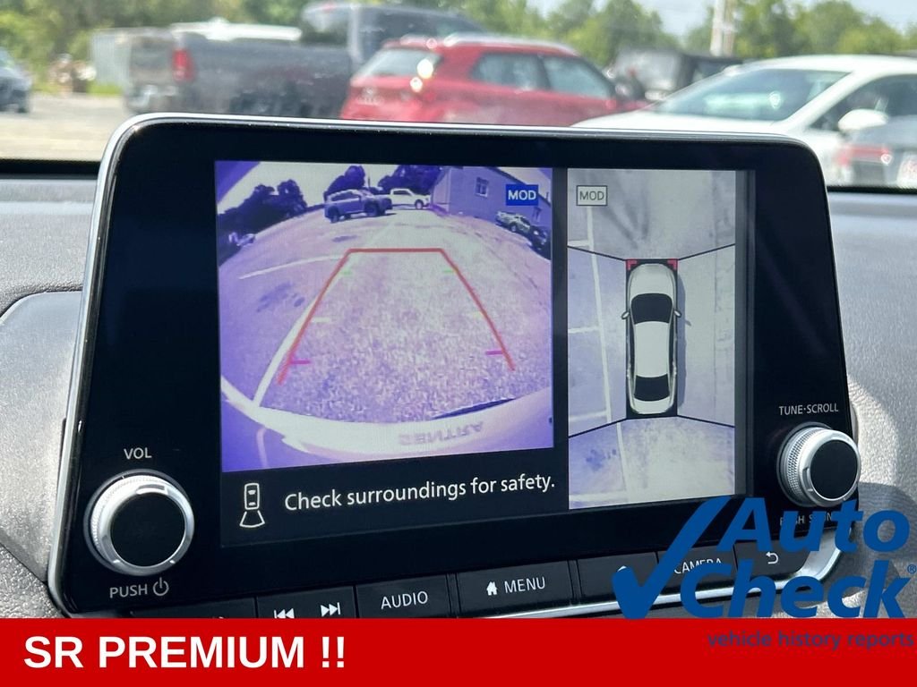 Used 2023 White Nissan SR image 25