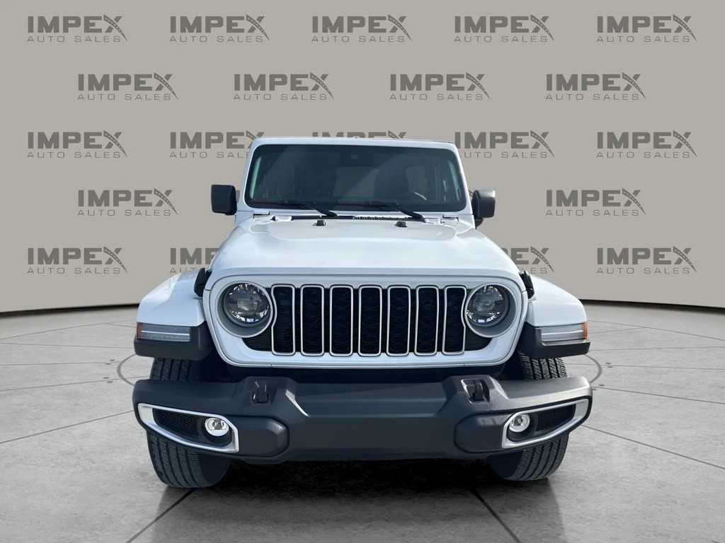 Used 2025 White Jeep Sahara image 8
