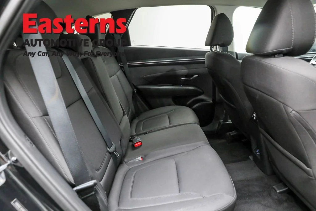 Used 2022 Black Hyundai SEL image 24