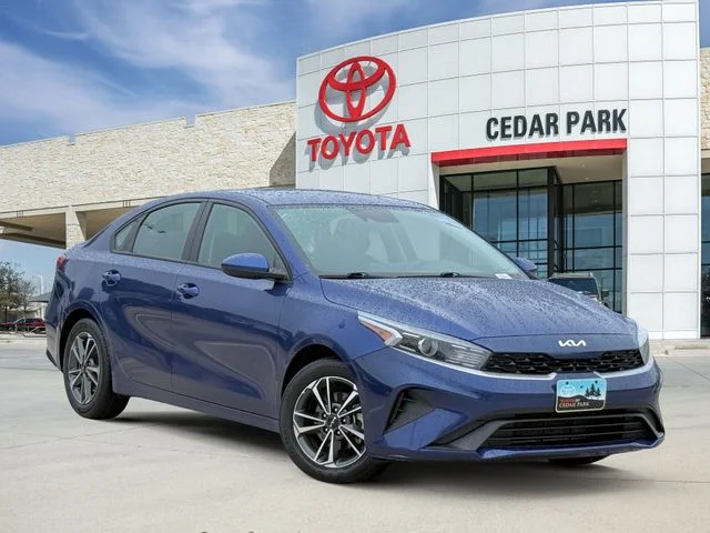 2023 Kia Forte LXS AT's photo