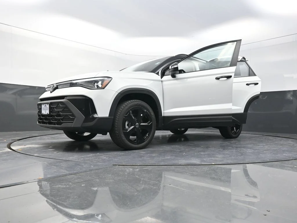 2026 Volkswagen Taos SE Black - Photo 31