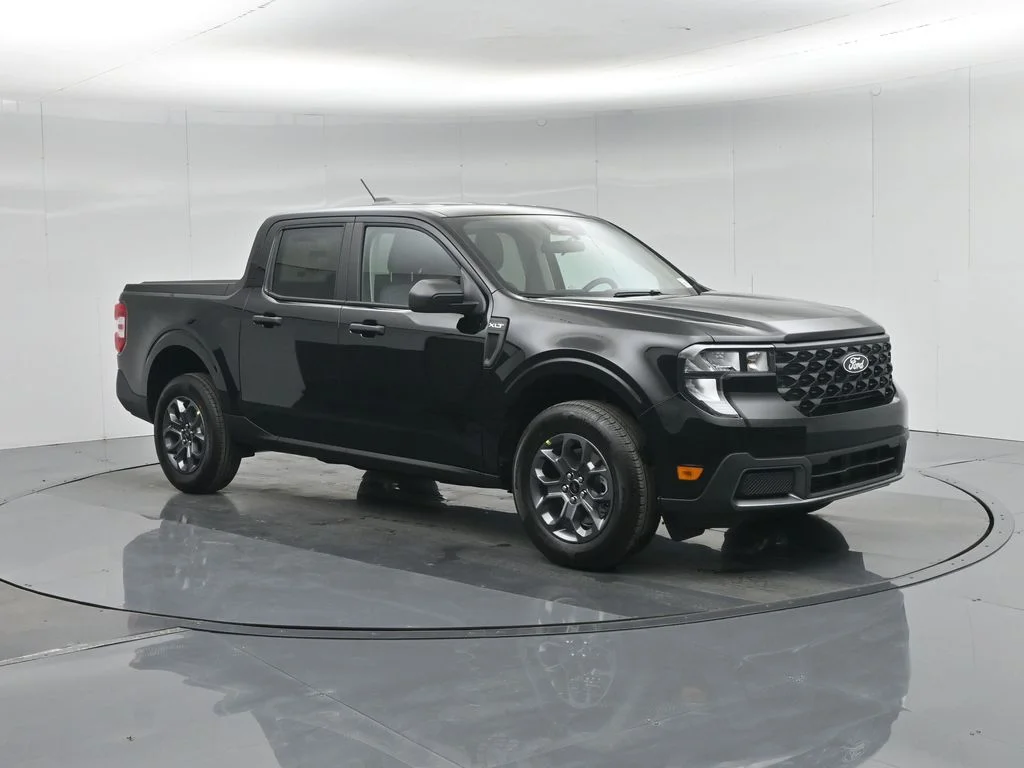 New 2026 Black Ford XLT image 32