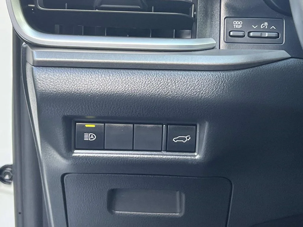 Used 2025 Beige Toyota XLE image 28