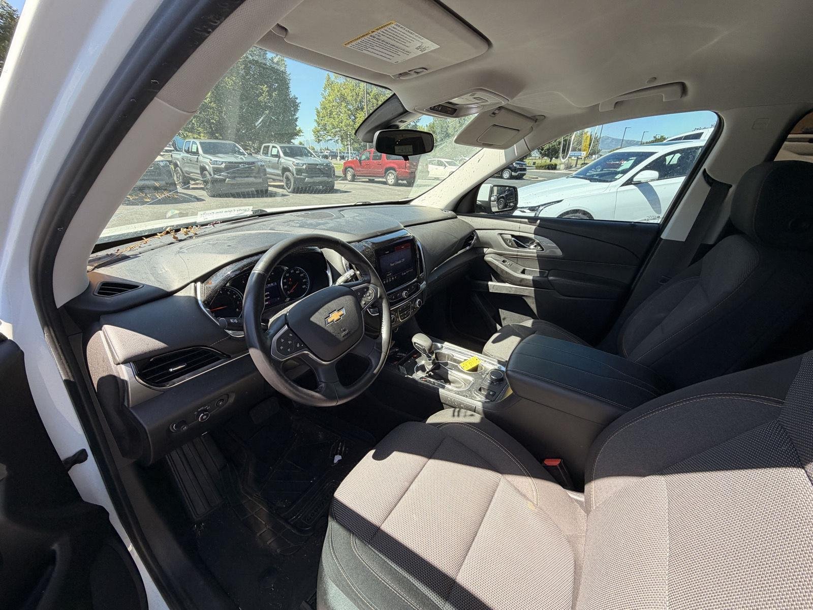Used 2021 SUMMIT WHITE Chevrolet LT Cloth image 3