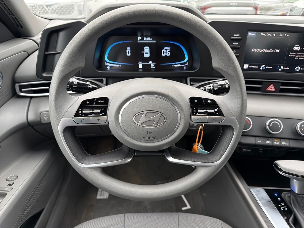 Certified Used 2026 Fluid Metal Hyundai SE image 18