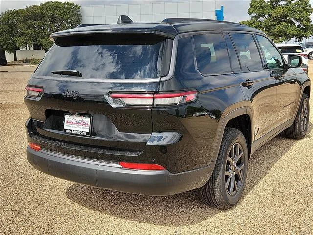 New 2027 PX8 High Gloss Jeep L LAREDO ALTITUDE 4X2 image 4