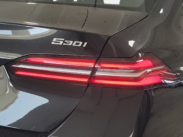 New 2027 Black Sapphire Metallic BMW 530i image 20