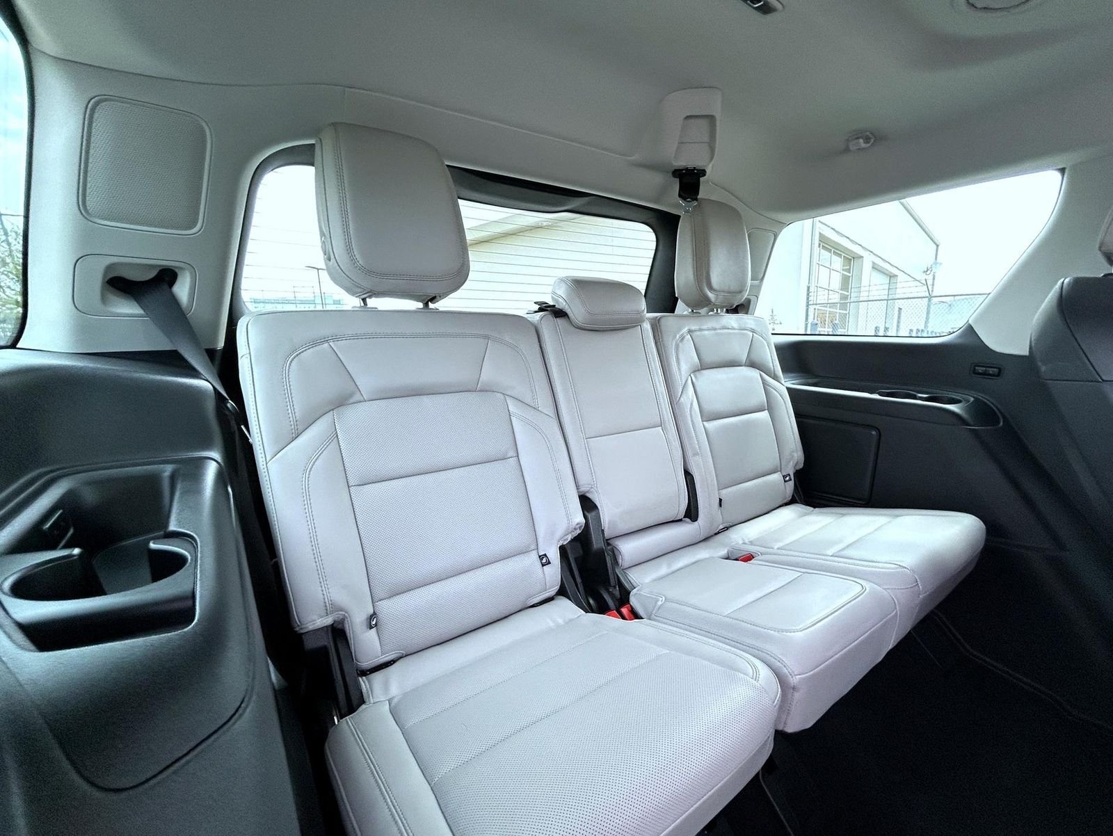 Used 2025 White Lincoln Reserve image 21