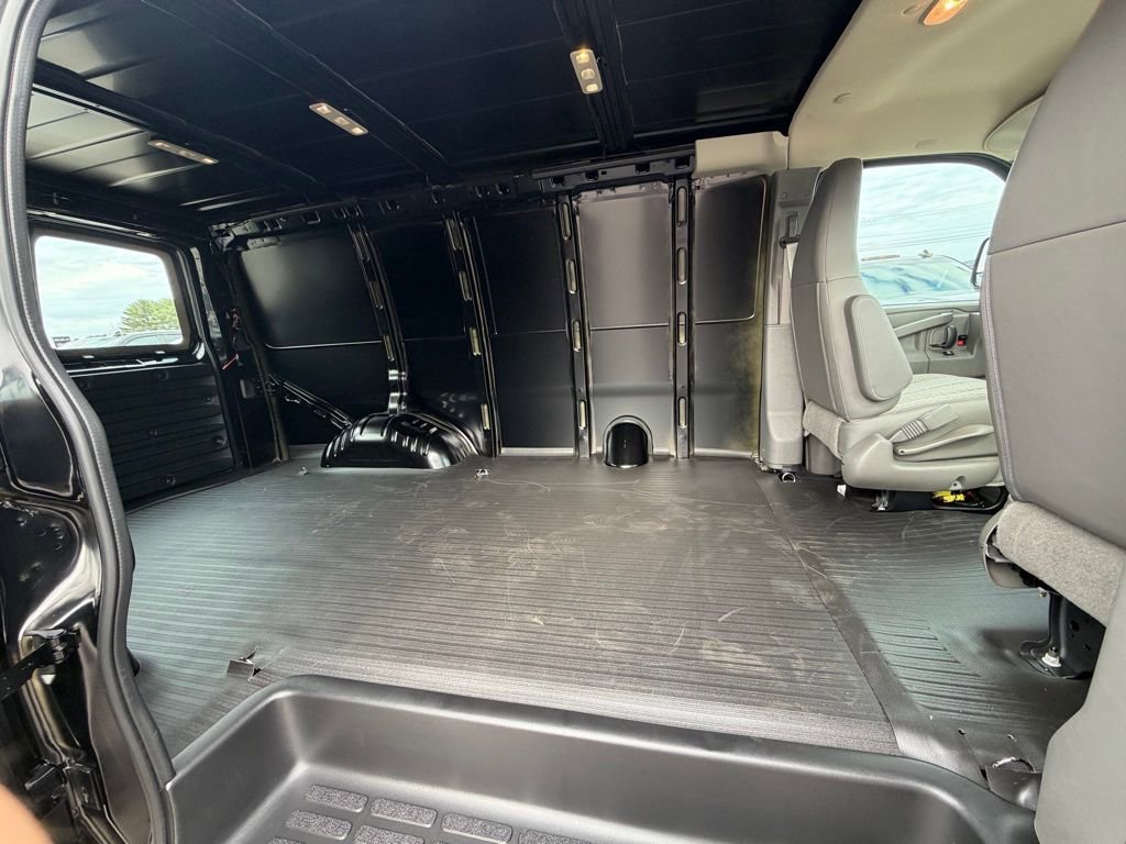 New 2026 Onyx Black GMC Work Van image 7