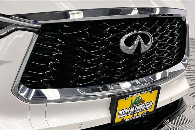 Used 2024 Majestic White INFINITI LUXE image 34