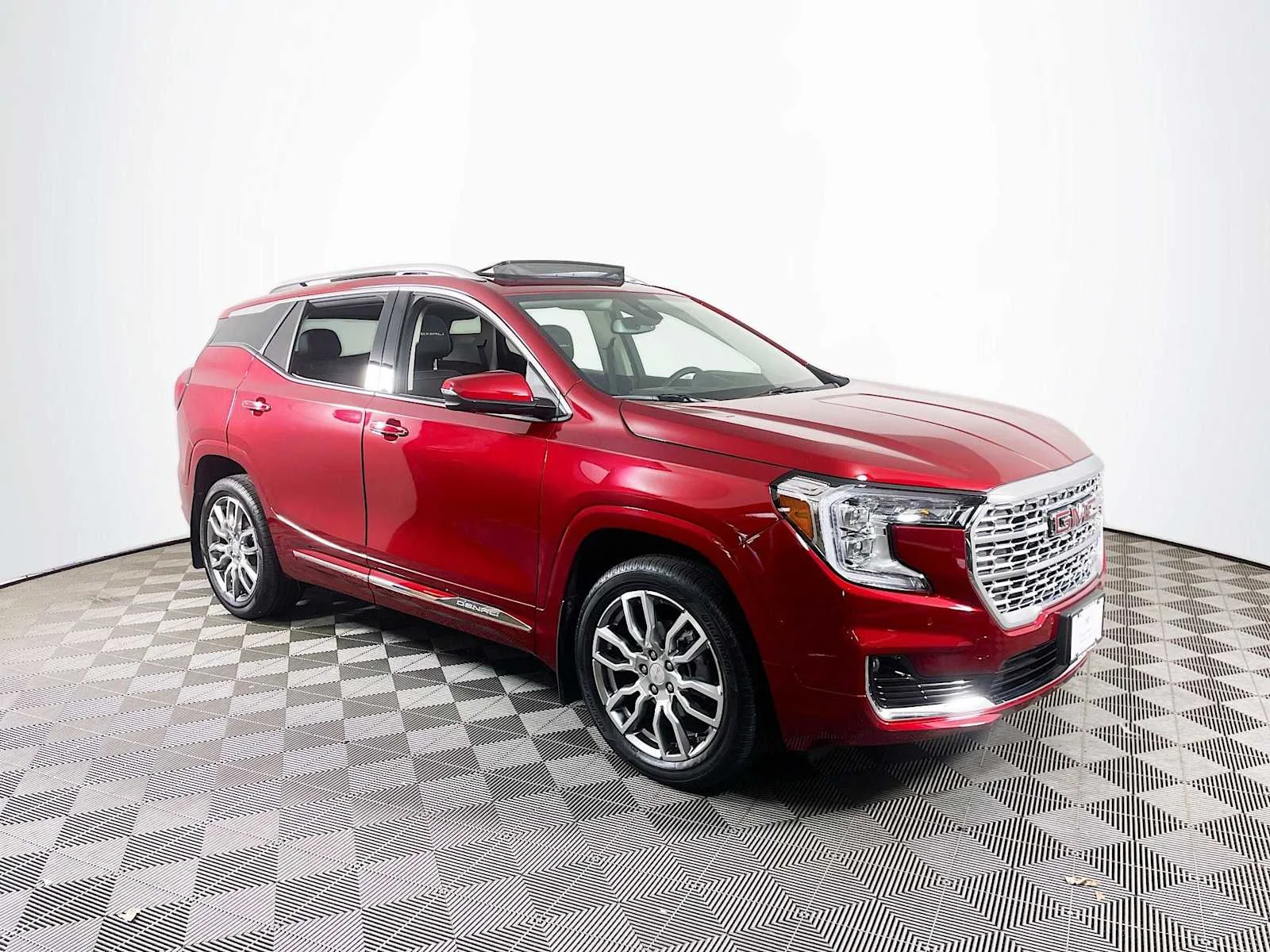 Used 2023 Volcanic Red Tintcoat GMC Denali image 3