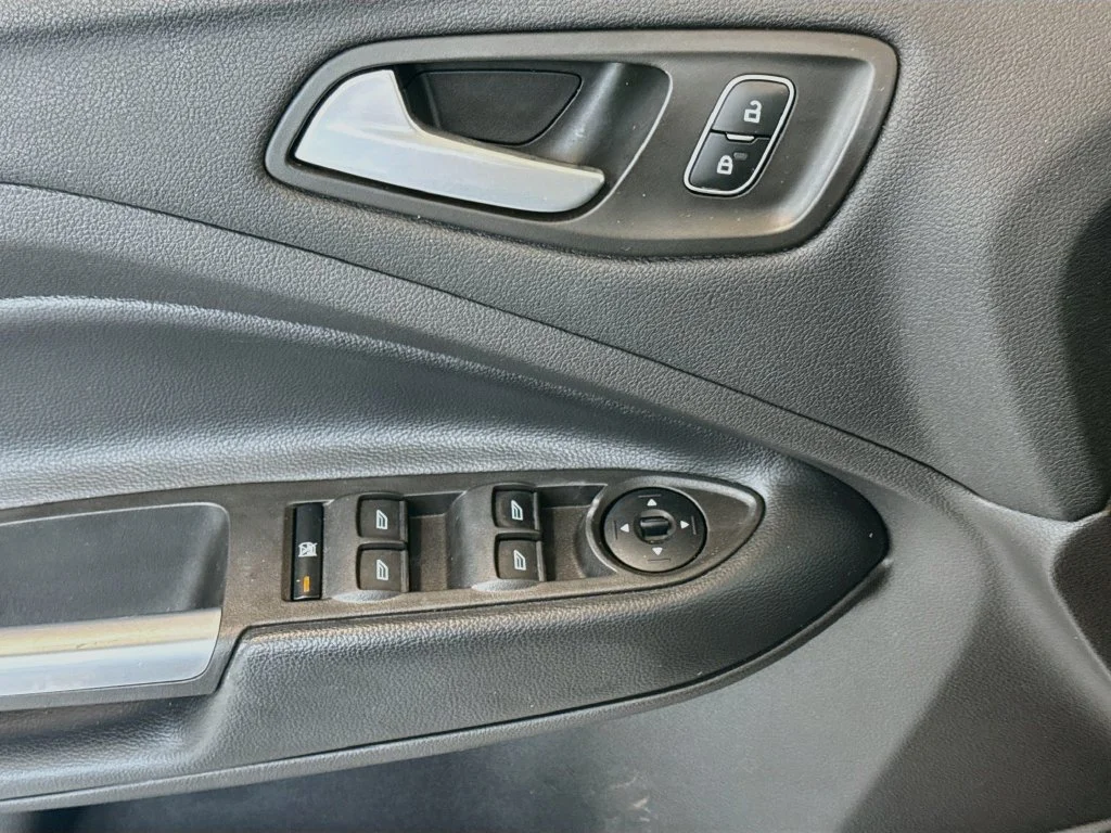 Used 2018 Black Ford SE image 19