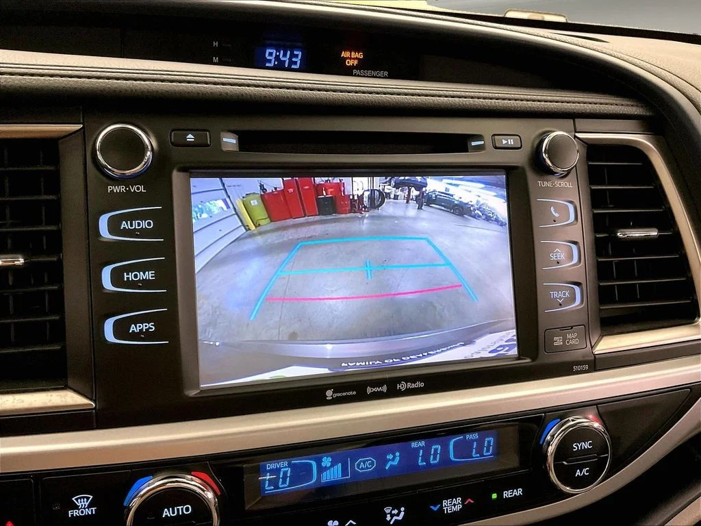 Used 2016 Gray Toyota XLE V6 image 25