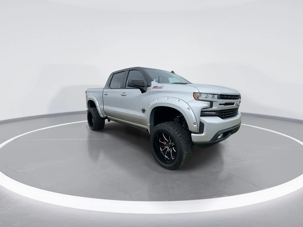 Used 2020 Silver Chevrolet RST image 2