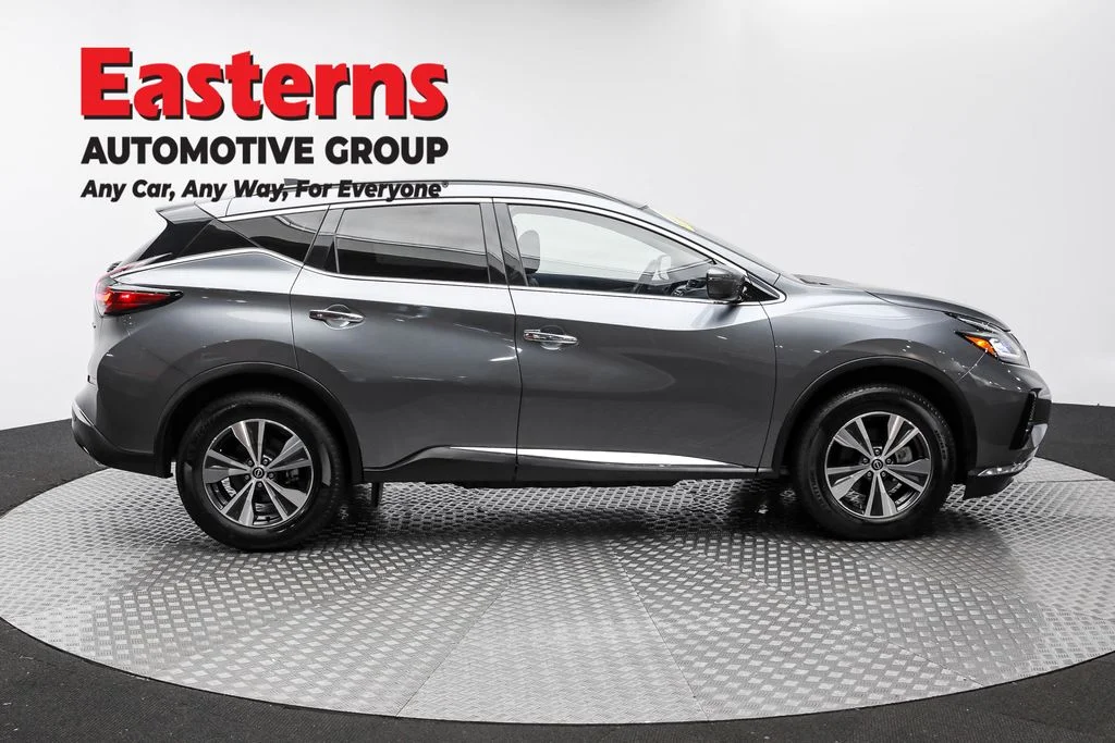 Used 2023 Gray Nissan SV image 4