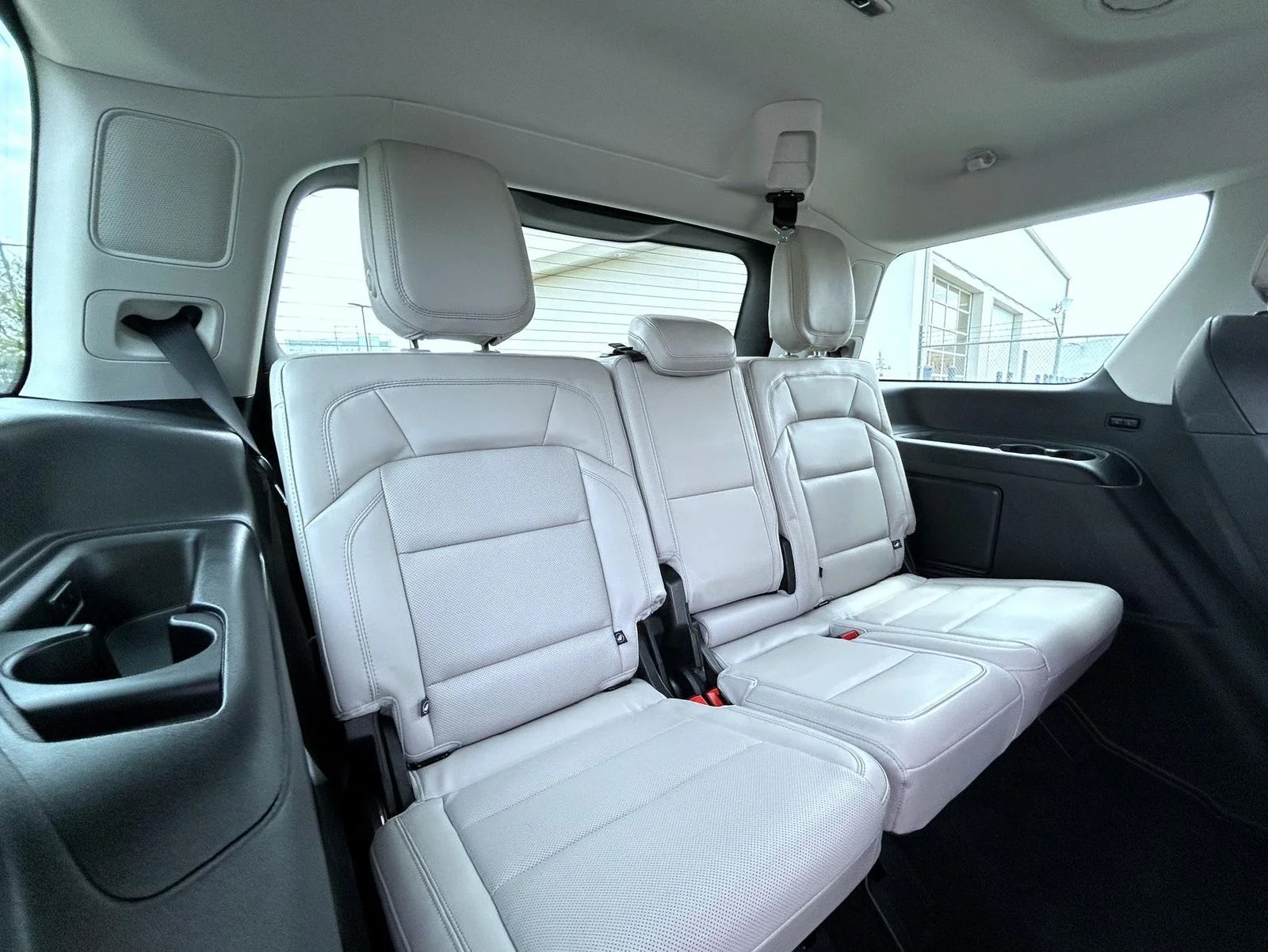 Used 2025 White Lincoln Reserve image 21
