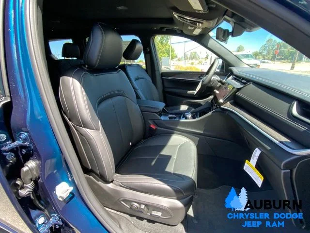 New 2026 Fathom Blue Pearlcoat Jeep Limited image 17
