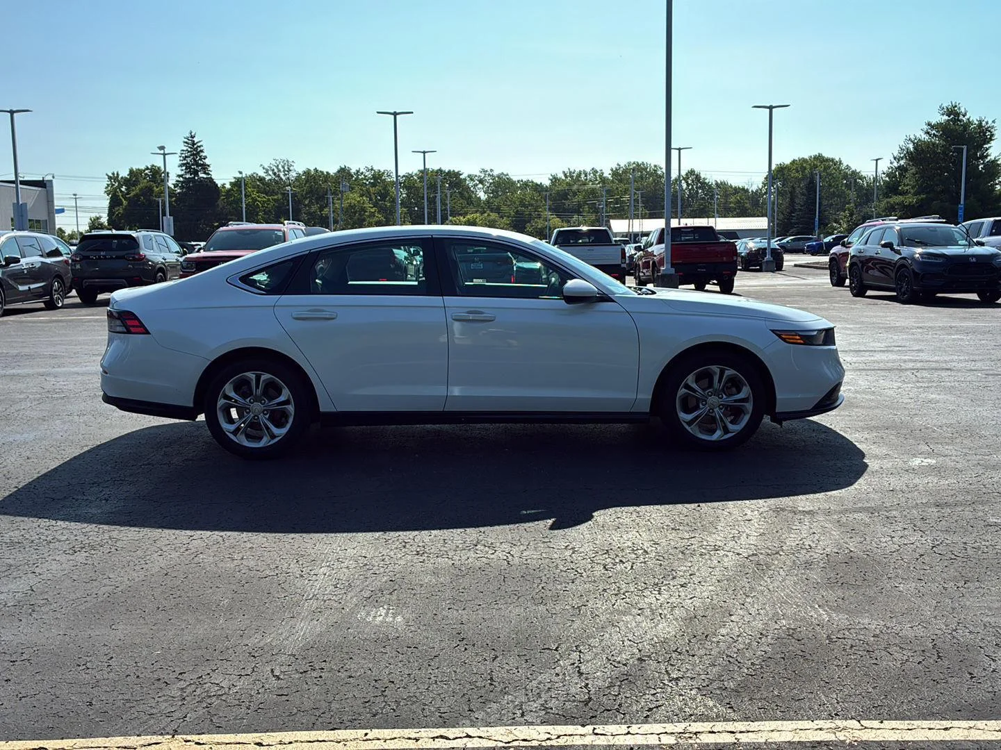 Used 2023 Platinum White Pearl Honda LX image 14