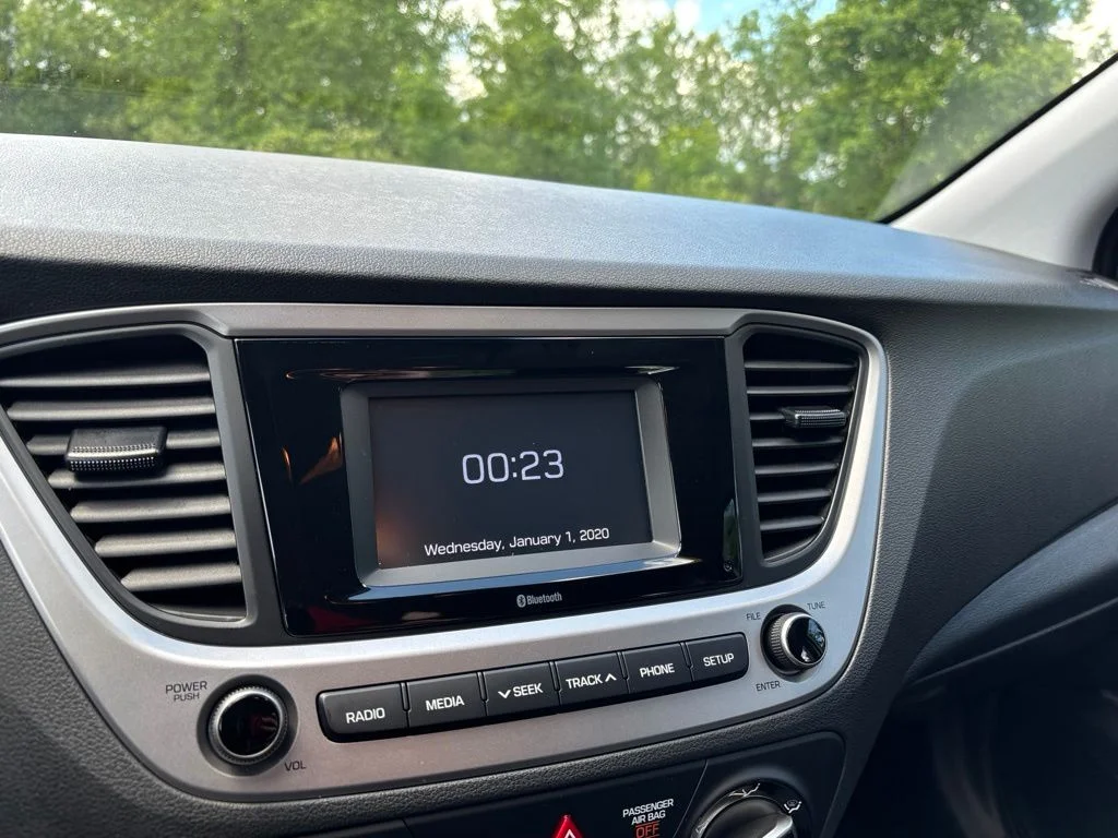Used 2022 Gray Hyundai SE image 17